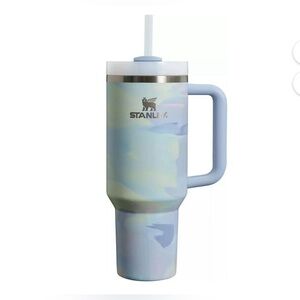Stanley Cup 40 oz Tumbler - Cool Serene
Brushstrokes